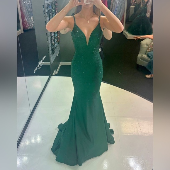 Ellie Wilde 00 Emerald Green Prom Dress - Picture 5 of 8